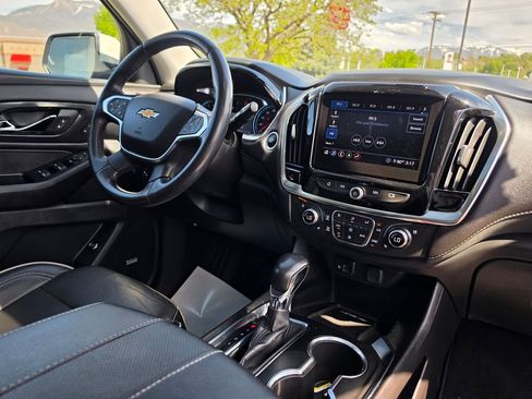 Used 2021 Chevrolet Traverse High Country AWD/4WD image 18