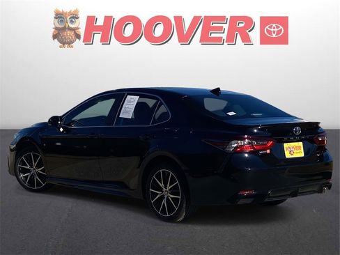 Used 2024 Toyota Camry SE image 5