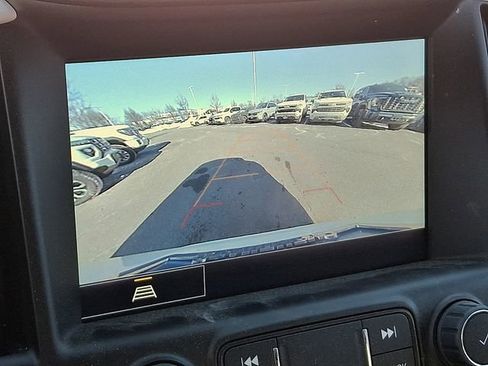 Used 2024 GMC Terrain SLT image 22