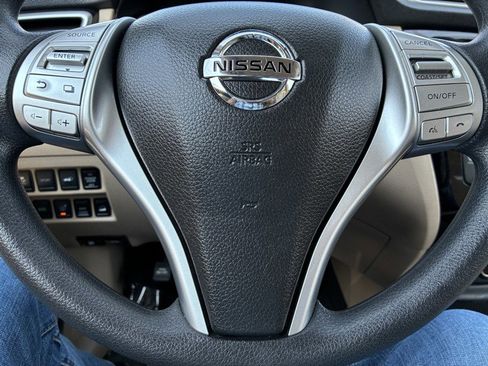 Used 2016 Nissan Rogue SV w/ SV Premium Package AWD/4WD image 9