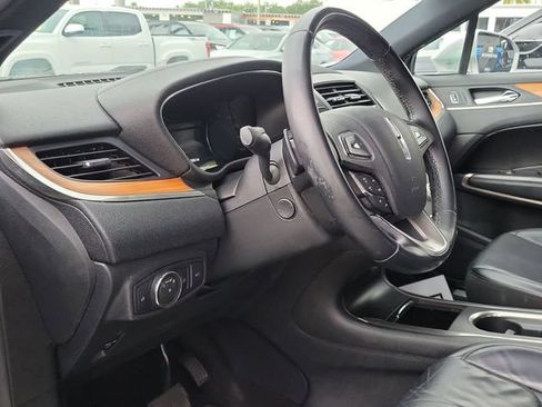 Used 2017 Lincoln MKC Select w/ Select Plus Package FWD image 8