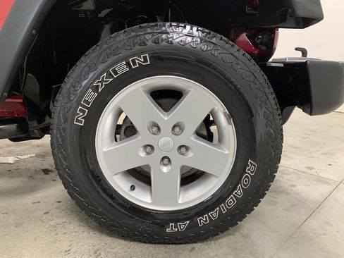 Used 2013 Jeep Wrangler Sport AWD/4WD image 12