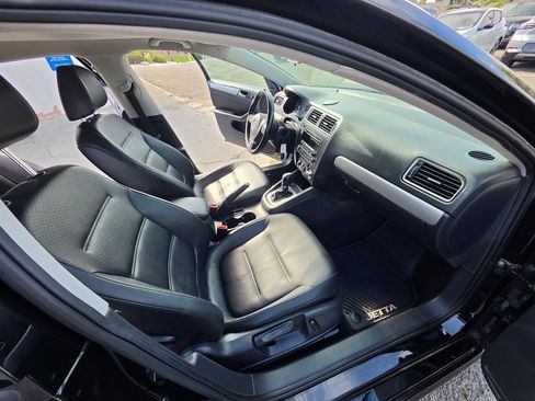 Used 2014 Volkswagen Jetta SE FWD image 32