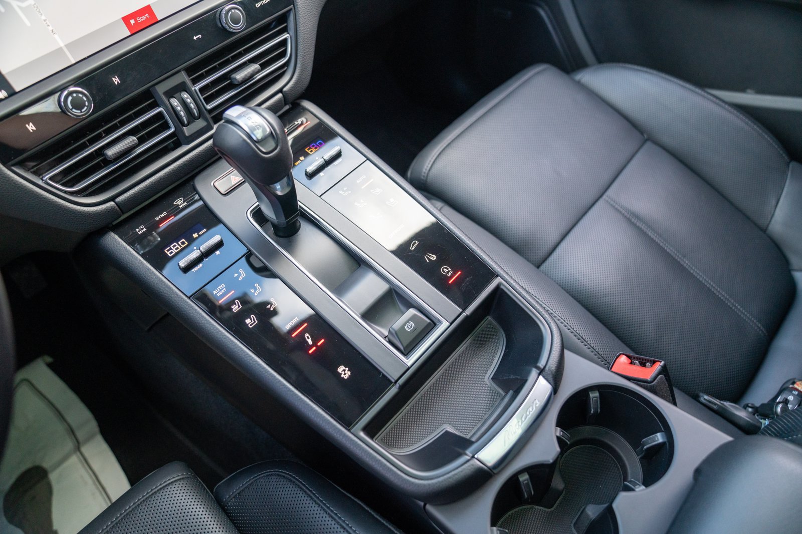 Certified 2023 Porsche Macan S AWD/4WD image 20