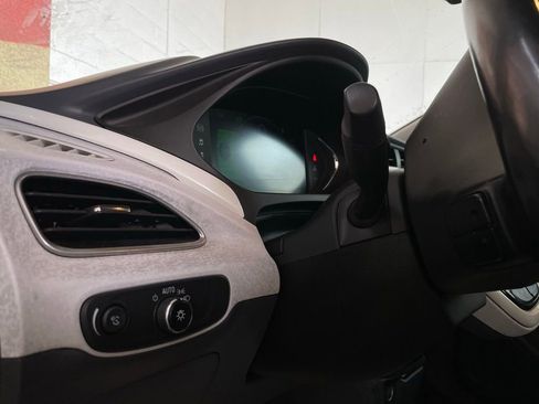 Used 2019 Chevrolet Bolt LT image 30