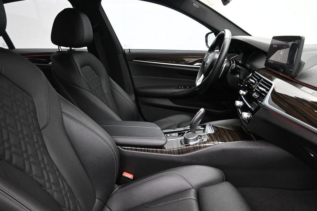 Used 2023 BMW 540i w/ Convenience Package RWD image 13