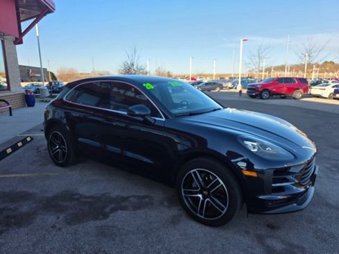 Used 2020 Porsche Macan S w/ Premium Package Plus image 3