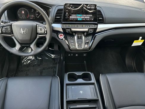 New 2026 Honda Odyssey Touring image 23