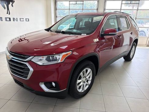 Used 2021 Chevrolet Traverse LT FWD image 3
