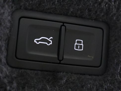 Used 2021 Lamborghini Urus image 13