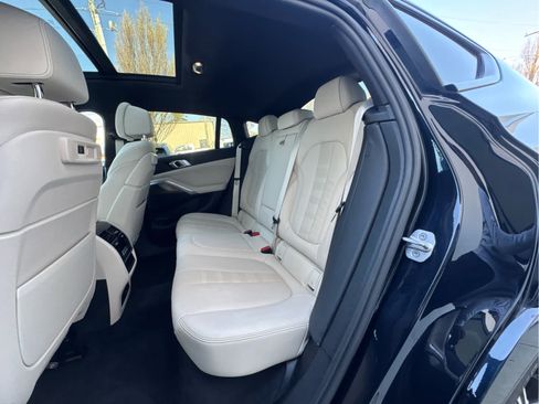 Used 2022 BMW X6 xDrive40i w/ M Sport Package AWD/4WD image 20