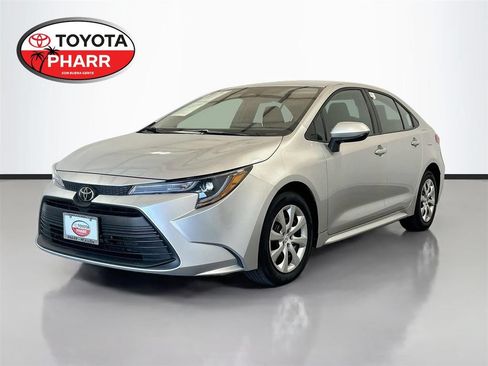 Used 2025 Toyota Corolla LE FWD image 1