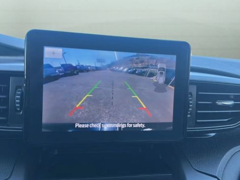 Used 2021 Ford Explorer 4WD image 17