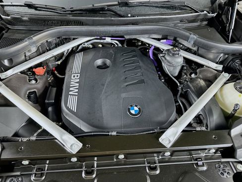 Used 2024 BMW X7 xDrive40i w/ Premium Package image 38