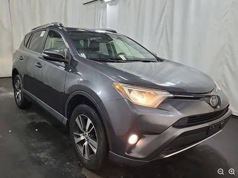 Used 2018 Toyota RAV4 XLE w/ Plus Extra Value Package FWD image 5