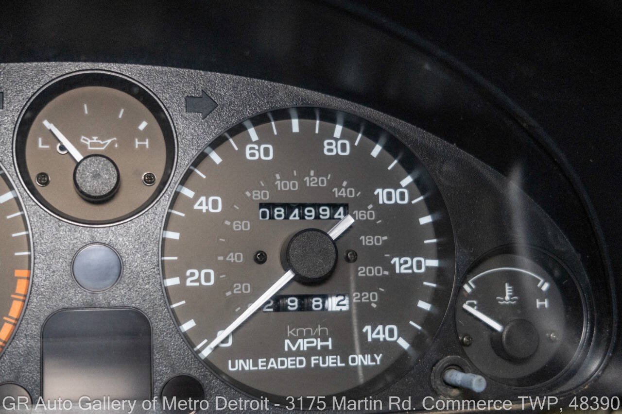 Used 1996 MAZDA MX-5 Miata RWD image 17