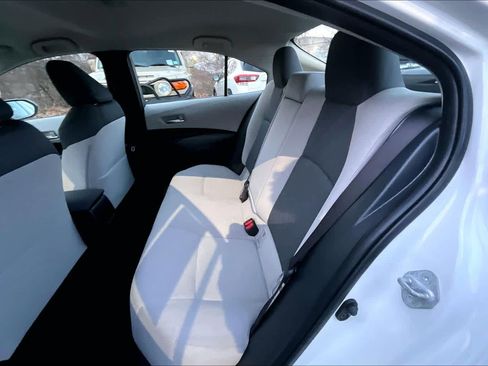 Used 2020 Toyota Corolla LE image 18