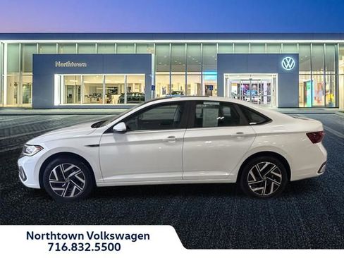 Certified 2023 Volkswagen Jetta SEL image 2