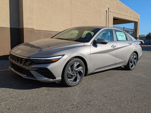 New 2026 Hyundai Elantra Limited image 10