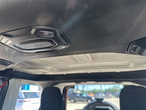 Used 2022 Jeep Wrangler Unlimited Rubicon w/ LED Lighting Group image 27