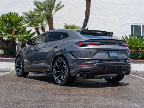 Used 2024 Lamborghini Urus Performante AWD/4WD image 44