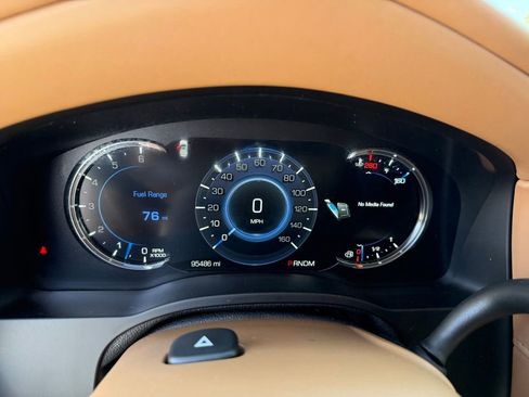 Used 2016 Cadillac Escalade ESV Platinum AWD/4WD image 31