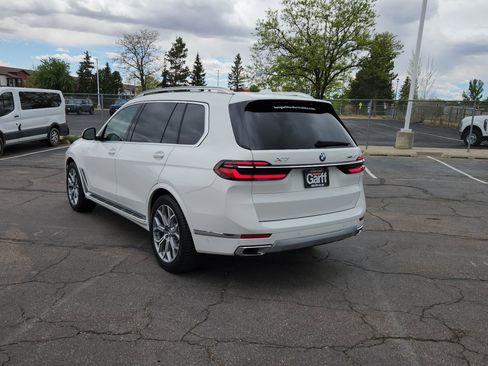 Used 2025 BMW X7 xDrive40i AWD/4WD image 11