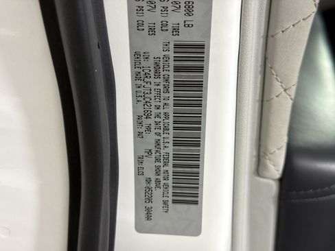 Used 2018 Jeep Grand Cherokee Summit AWD/4WD image 26
