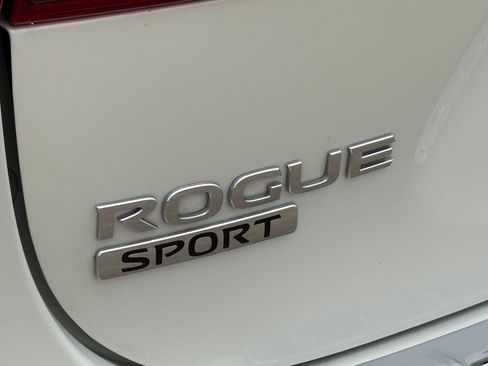 Certified 2022 Nissan Rogue Sport SL AWD/4WD image 11