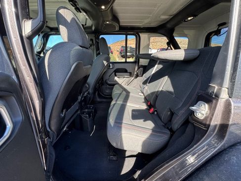 Used 2025 Jeep Wrangler Unlimited Rubicon image 10