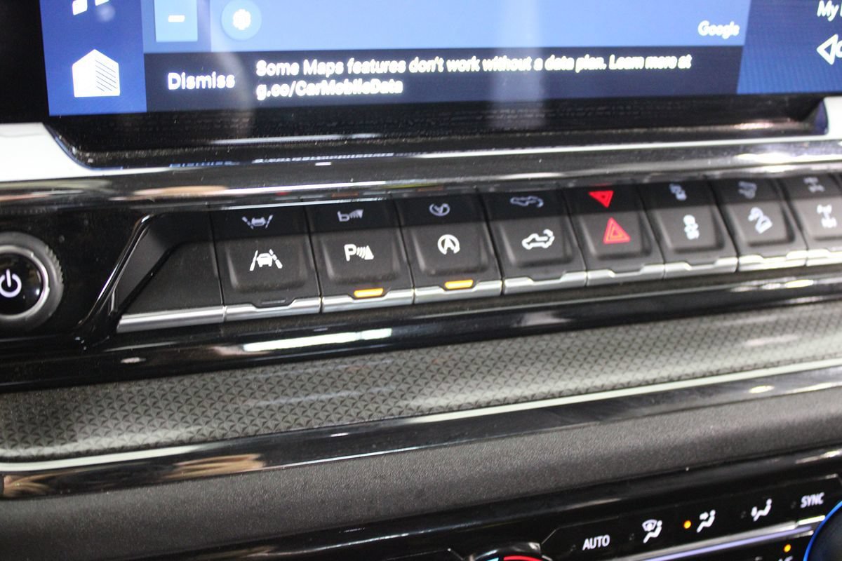 Used 2023 Chevrolet Silverado 1500 ZR2 w/ Technology Package AWD/4WD image 27