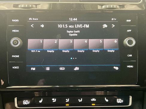 Used 2018 Volkswagen Golf R 4-Door image 11