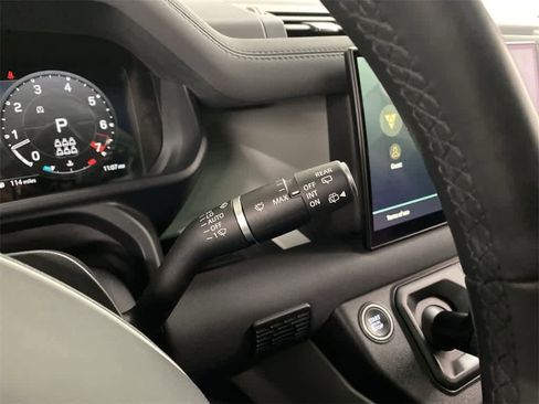 Used 2023 Land Rover Defender 130 X-Dynamic SE image 23
