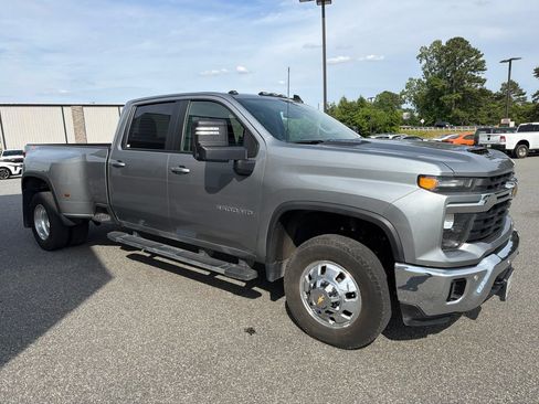 Used 2025 Chevrolet Silverado 3500 LT w/ Safety Package AWD/4WD image 8