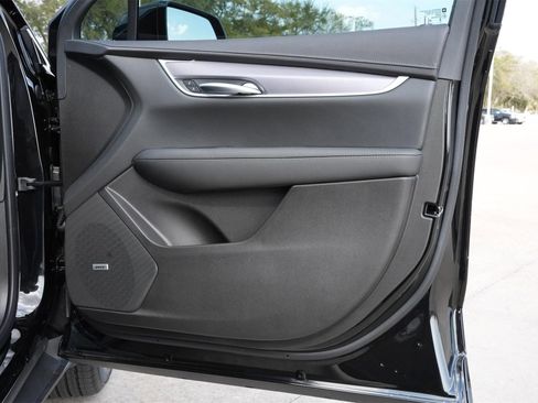 New 2026 Cadillac XT5 Luxury w/ LPO, ONYX Package image 27