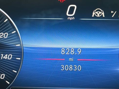 Used 2024 Mercedes-Benz GLE 450 4MATIC image 4