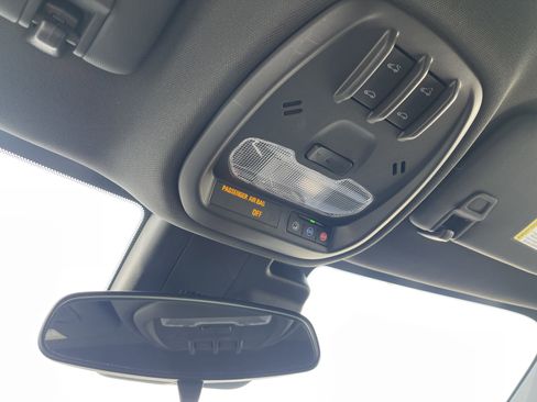 Used 2024 Chevrolet Trax RS w/ Sunroof Package image 26