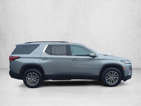 Used 2023 Chevrolet Traverse LT image 4