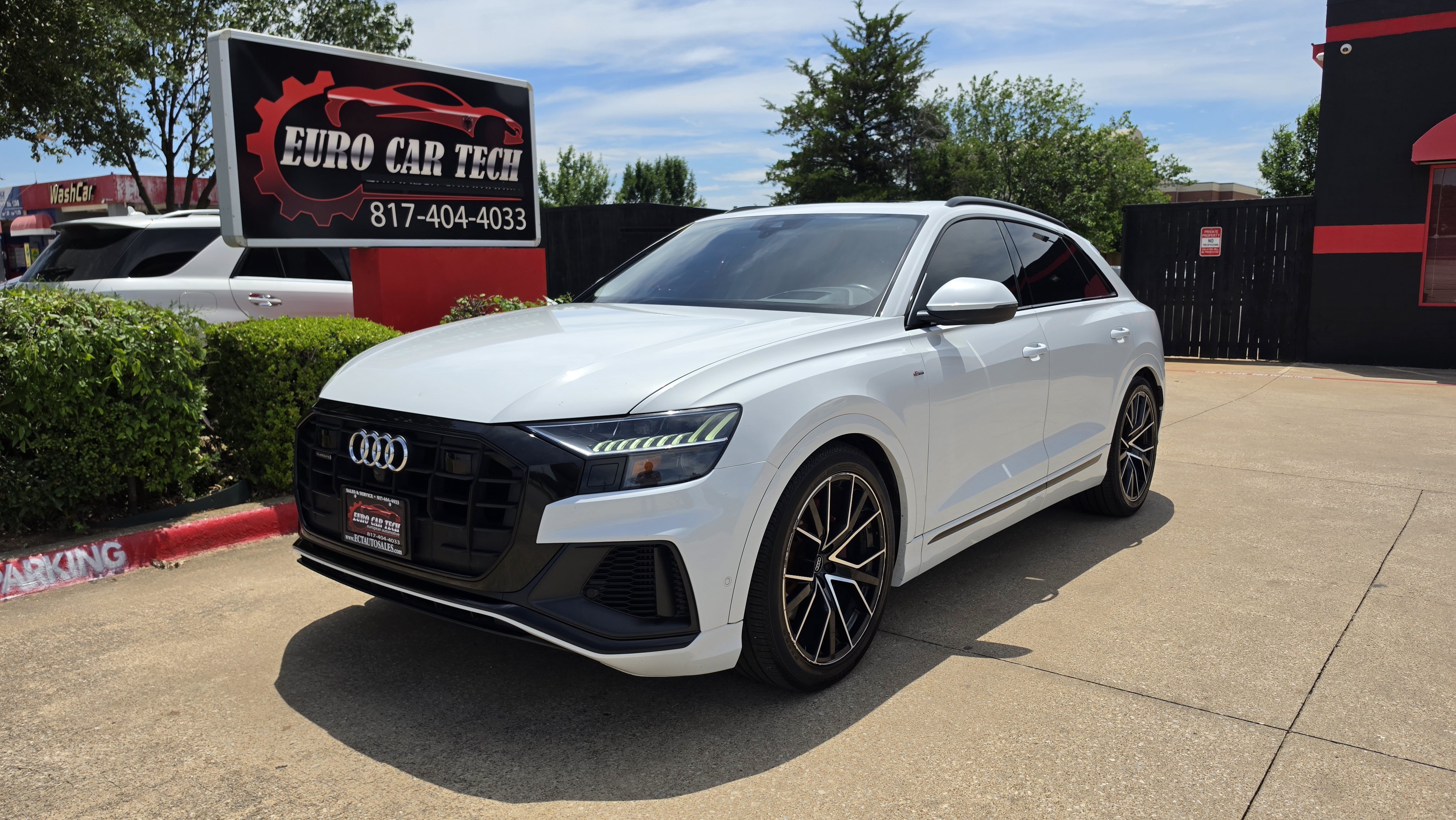 Used 2019 Audi Q8 Prestige w/ Luxury Package AWD/4WD image 1
