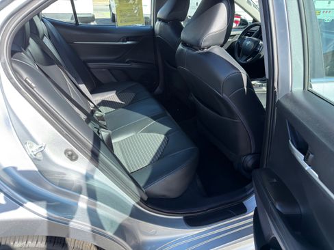 Used 2024 Toyota Camry SE image 12