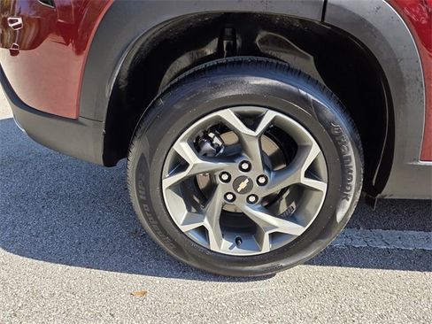 Used 2025 Chevrolet Trax LT w/ LT Convenience Package image 22