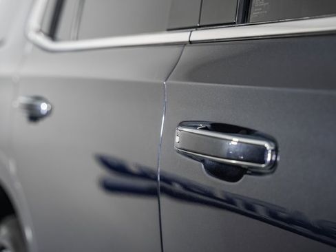 Used 2022 Chevrolet Tahoe High Country image 17