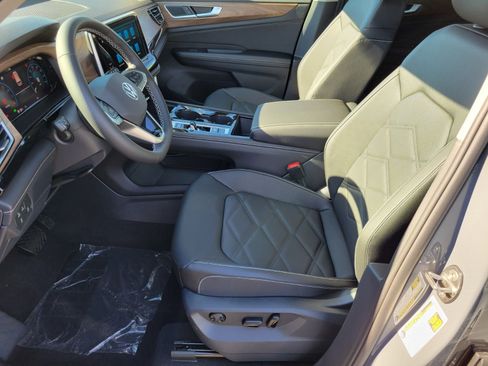 New 2026 Volkswagen Atlas SE FWD image 6
