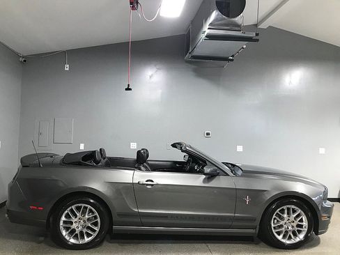 Used 2013 Ford Mustang Premium w/ Electronics Pkg RWD image 3