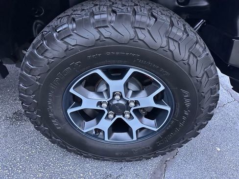 Used 2019 Jeep Wrangler Unlimited Rubicon image 25