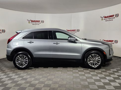 Used 2024 Cadillac XT4 Premium Luxury image 10