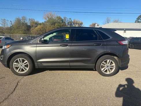 Used 2017 Ford Edge SEL w/ Equipment Group 201A image 2
