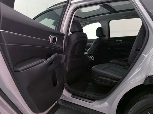 Used 2022 Kia Sorento SX image 21