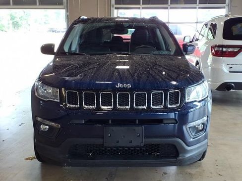 Used 2018 Jeep Compass Latitude w/ Popular Equipment Group AWD/4WD image 2