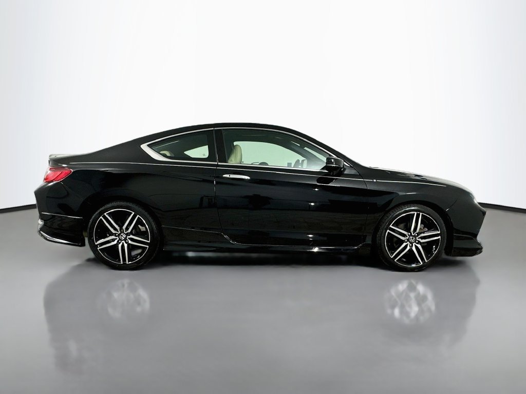 Used 2016 Honda Accord Touring image 9